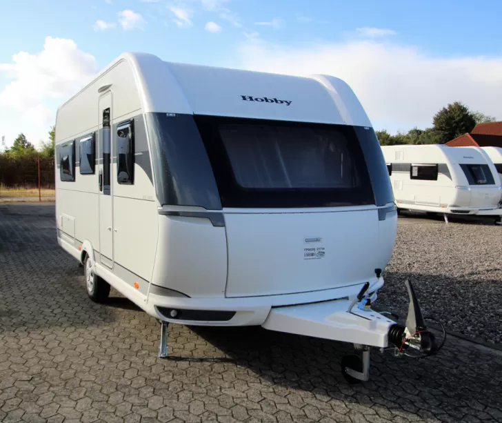 Hobby De Luxe 460 LU als Wohnwagen in Harrislee bei  von  Caravan Center Nord GmbH für  € zu verkaufen