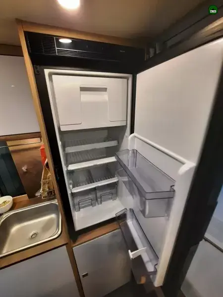 Kühlschrank offen.jpg