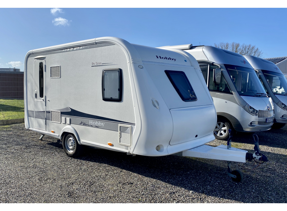 Hobby De Luxe 400 SFe als PickupCamper in Stralsund bei caraworld.de