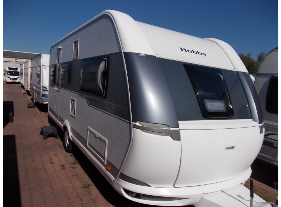 Hobby De Luxe 495 UL als Pickup-Camper in Mönchengladbach bei caraworld.de