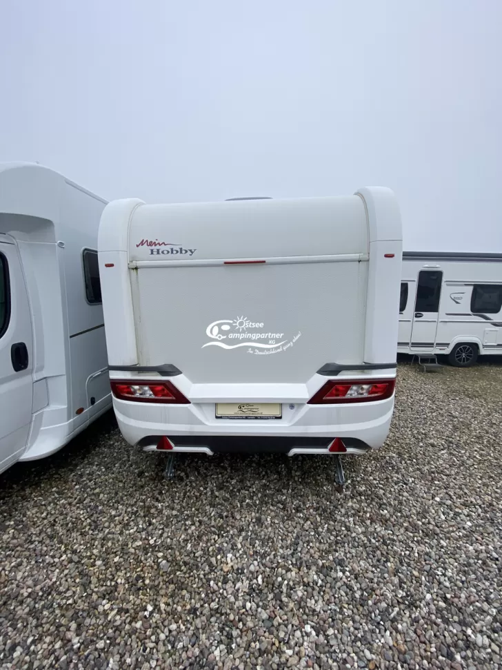 Hobby De Luxe Kmfe Als Wohnwagen In Lensahn Bei Caraworld De Von Ostsee Campingpartner Kg