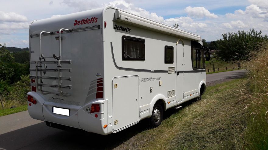 Wohnmobile und Wohnwagen, Caravans und Reisemobile neu und